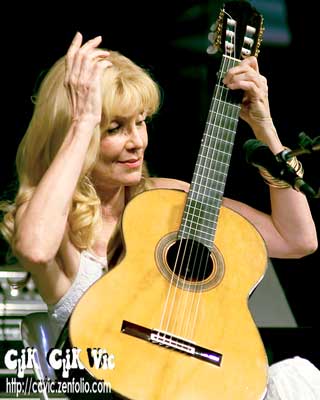 Photo of Liona Boyd performing at the Taste of the Danforth. Photo credit Vincent Banial