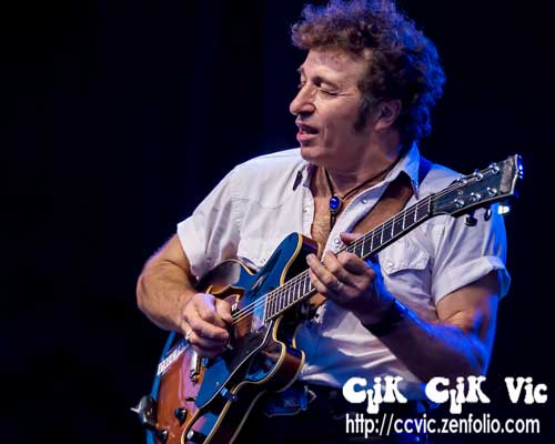 Photo of the Paul James Band performing at the CNE Midway Stage on Aug 18 2014. Photo credit Vincent Banial and Uniquely Toronto