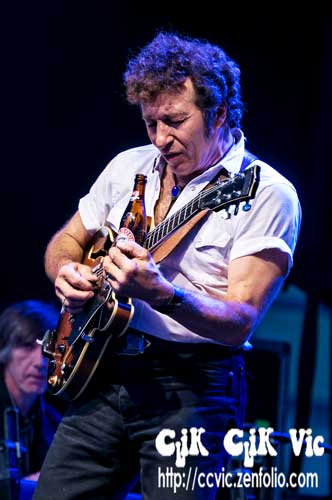 Photo of the Paul James Band performing at the CNE Midway Stage on Aug 18 2014. Photo Credit Vincent Banial and Uniquely Toronto