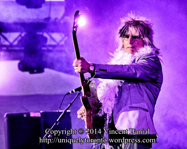Photo of Platinum Blonde performing atthe Toronto CNE in 2014. Photo credit Vincent Banial