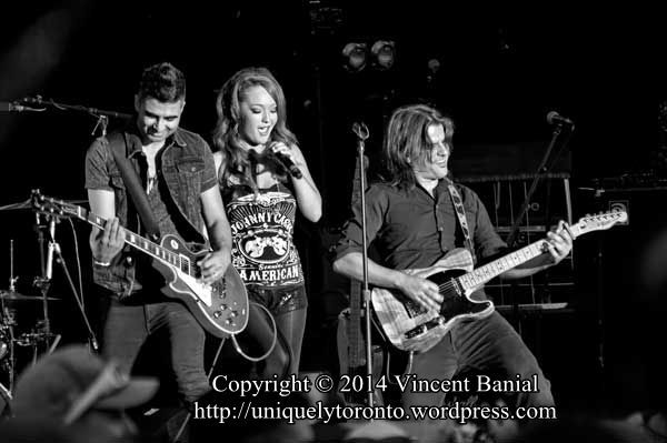 Photo of the Kira Isabella concert at the CNE Bandshell in 2014. Photo credit Vincent Banial and Uniquely Toronto