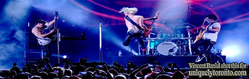 Photo of the Marianas Trench concert at Nathan Philips Square on July 15 2015. Part of Panamania Toronto. Photo credit Vincent Banial