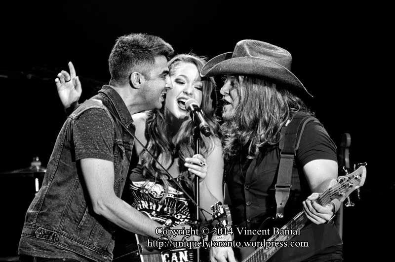 Kira Isabella concert at the CNE Bandshell on Aug 29th 2014. Copyright Vincent Banial